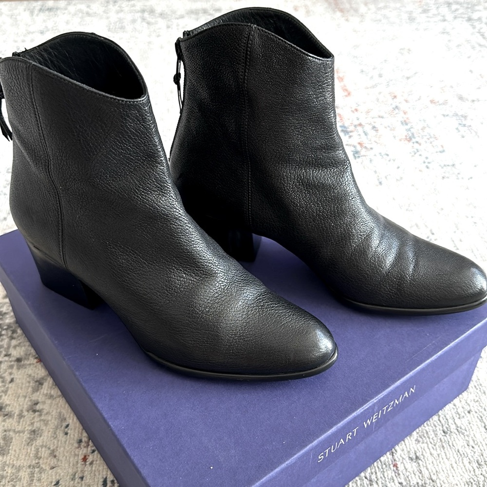 Stuart Weitzman women’s ankles boots size 6